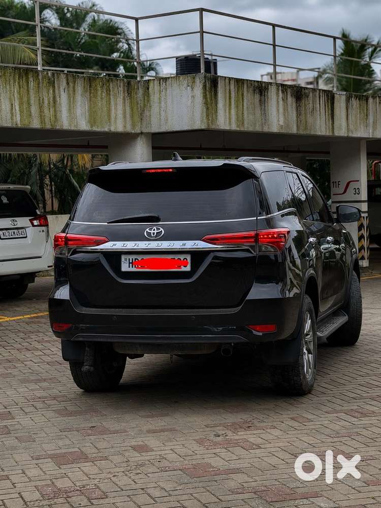 Urgent! Black Kl Rereg Toyota Fortuner Diesel 4wheel Drive