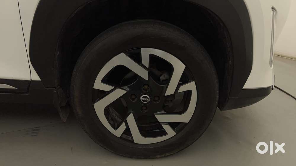 Nissan Magnite 1.0 Xv, 2022, Petrol