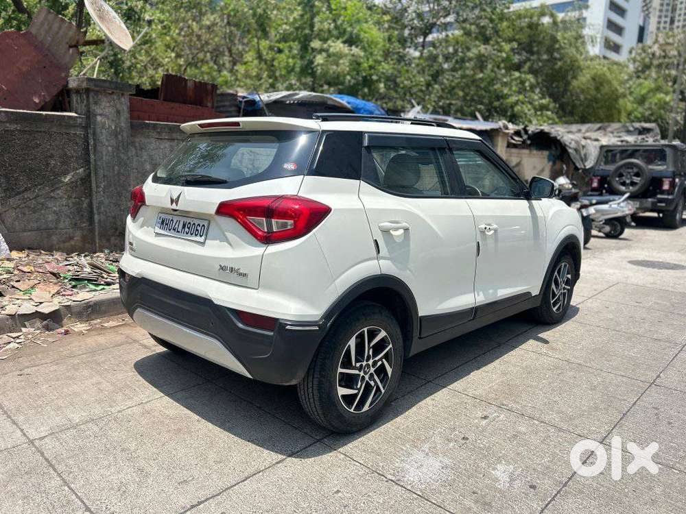 Mahindra Xuv300 1.2 W8 (o) Amt Petrol, 2023, Petrol