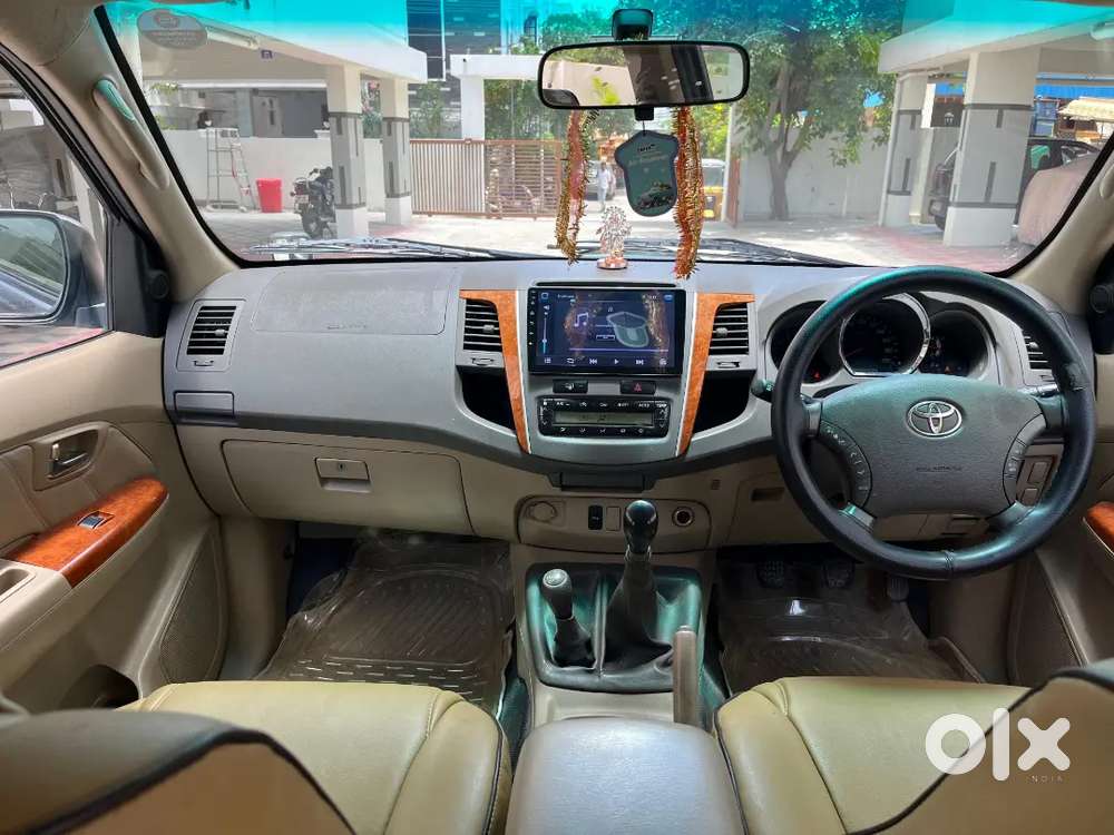 Well Maintained Fortuner 4x4 2011