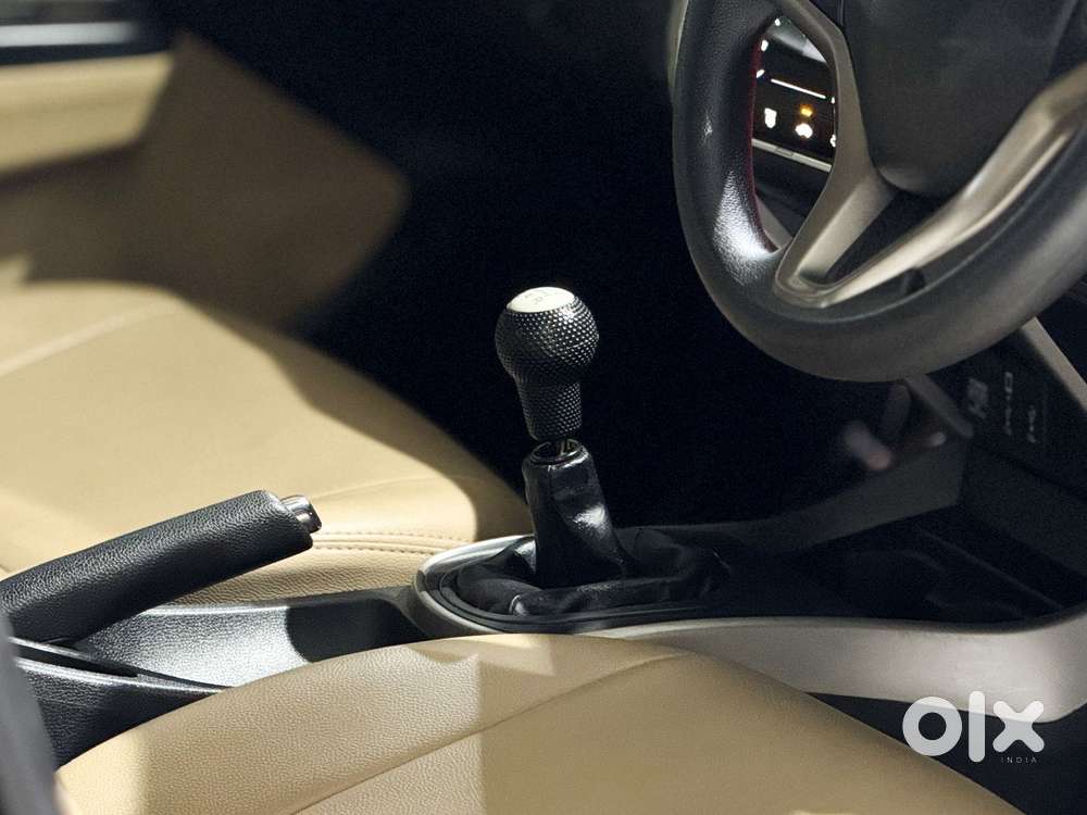 Honda City 1.5 V Cvt I-vtec Mt, 2022, Petrol