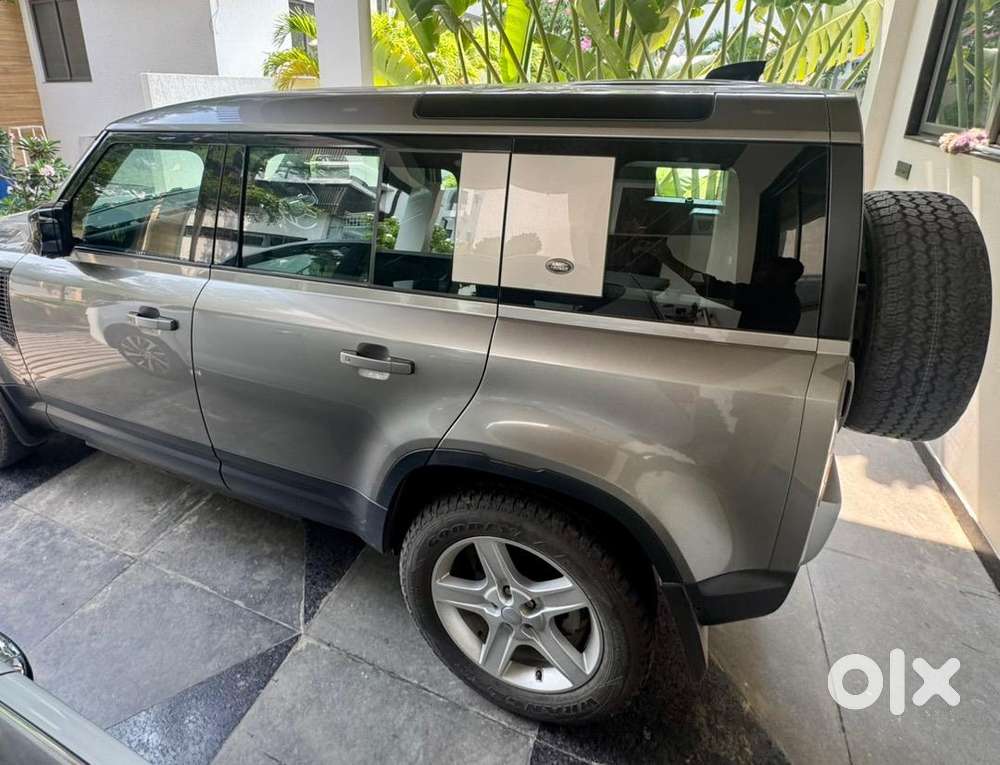 Land Rover Defender 2021