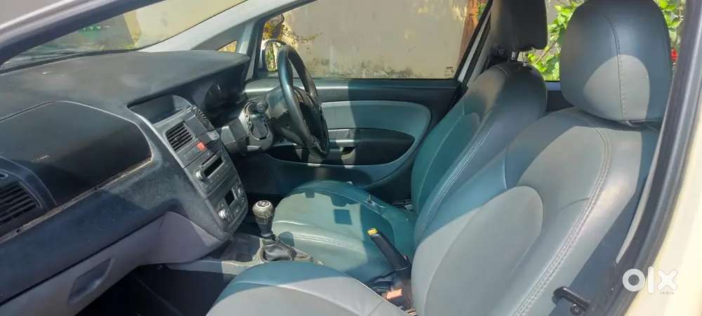 Fiat Punto Emotion 2010 Car