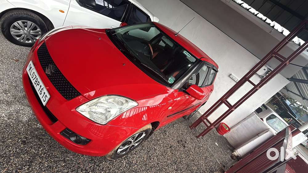 Maruti Suzuki Swift Vxi Ags, 2010, Petrol