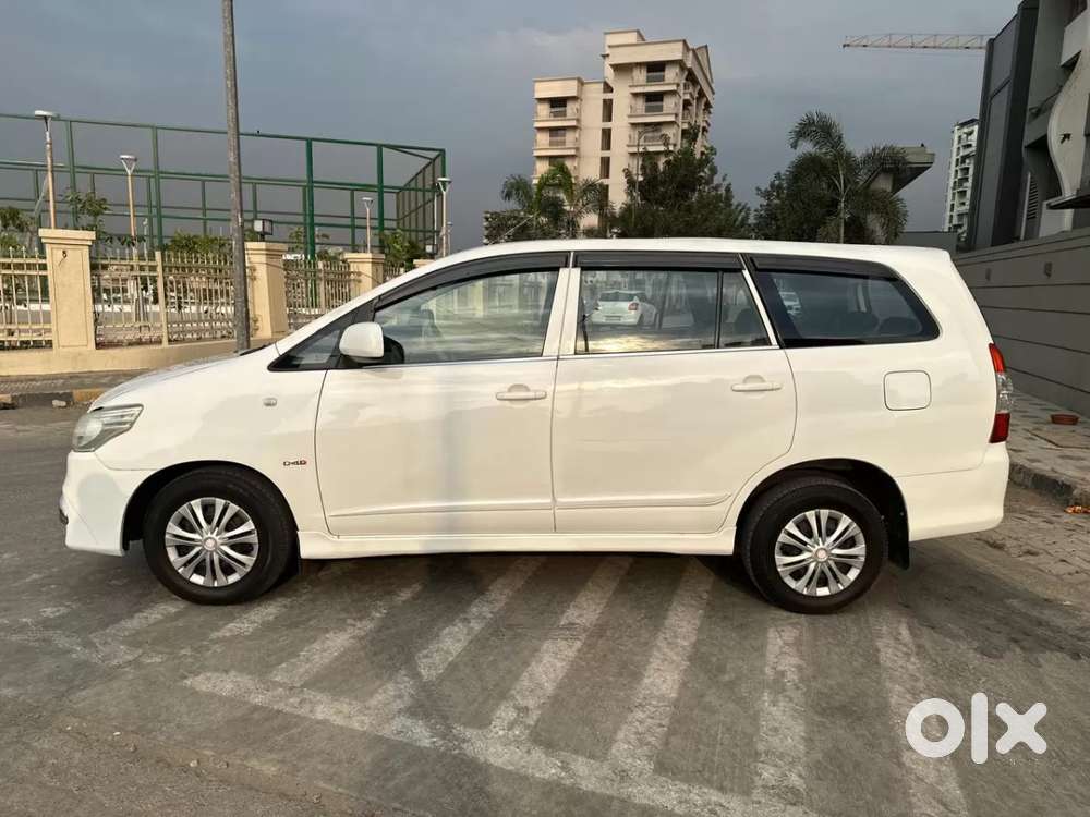 Toyota Innova 2.5 G (diesel) 8 Seater Bs Iv, 2015, Diesel