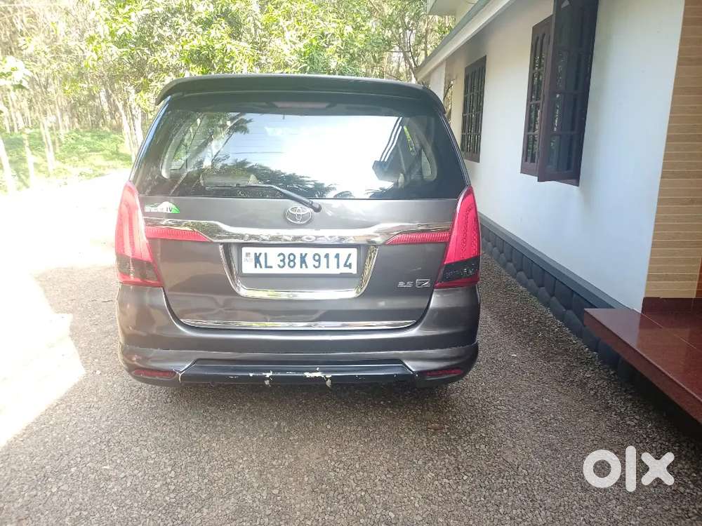 Toyota Innova 2.5 V 2015