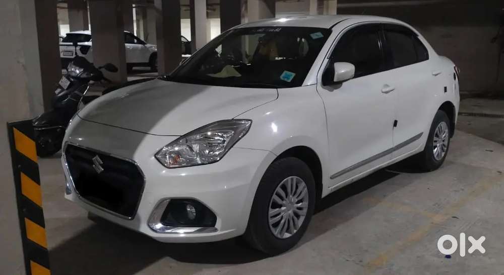 Car In A Excellent Condition (taxi Passing )