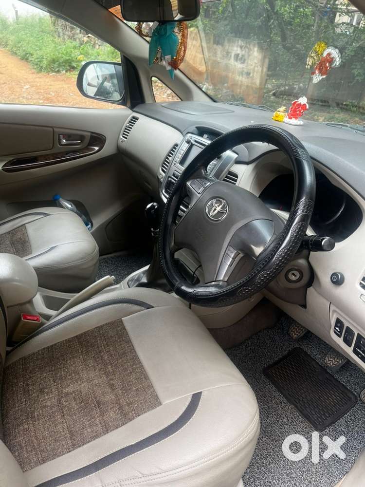Toyota Innova 7 Str 2014