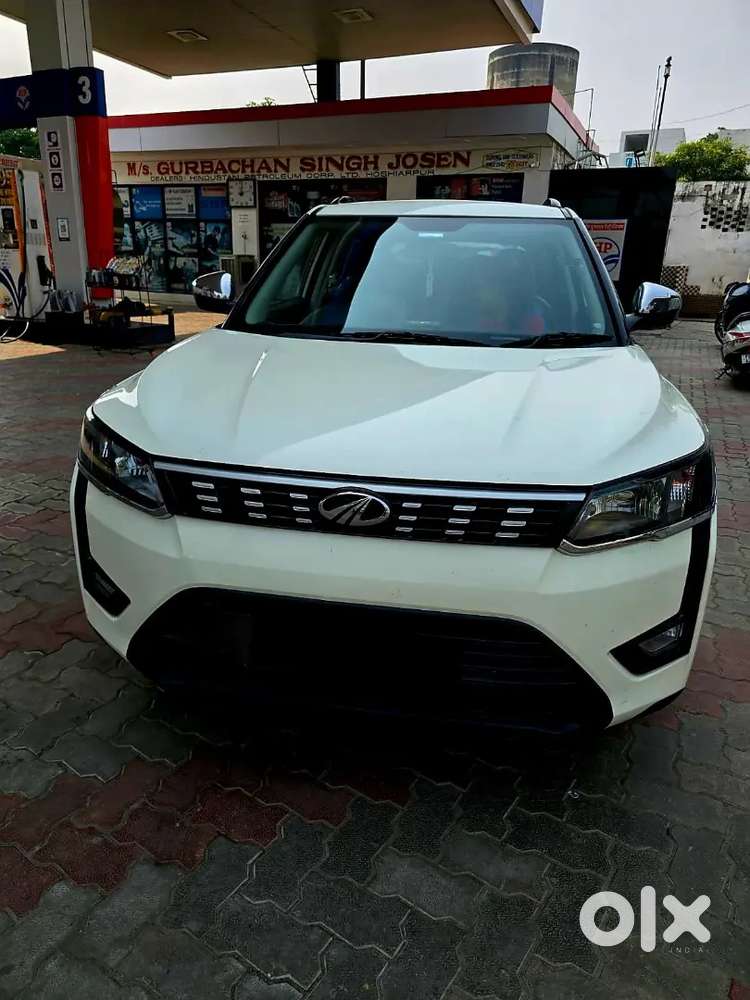 Mahindra Xuv 3oo W6 Amt 1st Owner Well Maintained All Original