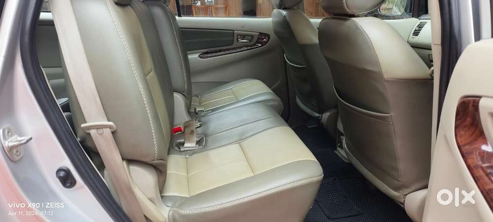 Toyota Innova 2.5 V 7 Str, 2014, Diesel