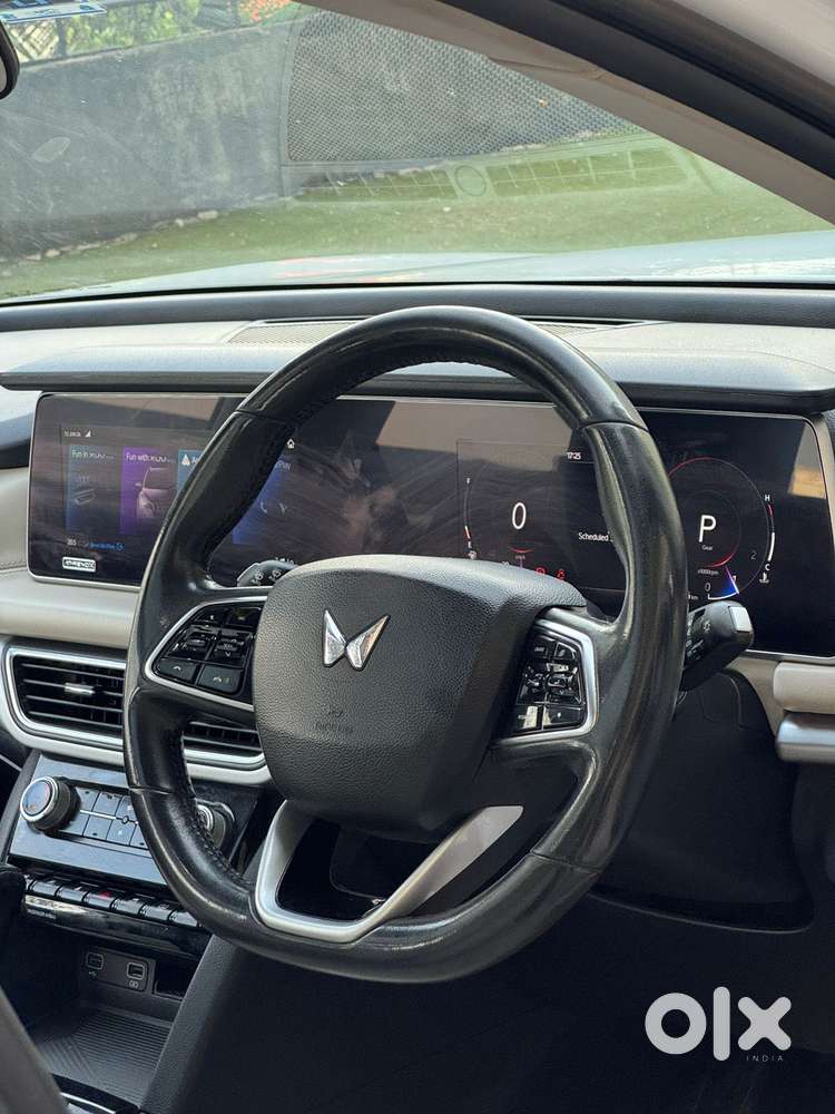Mahindra Xuv700 2.2 Ax 7 Diesel At Str, 2023, Diesel