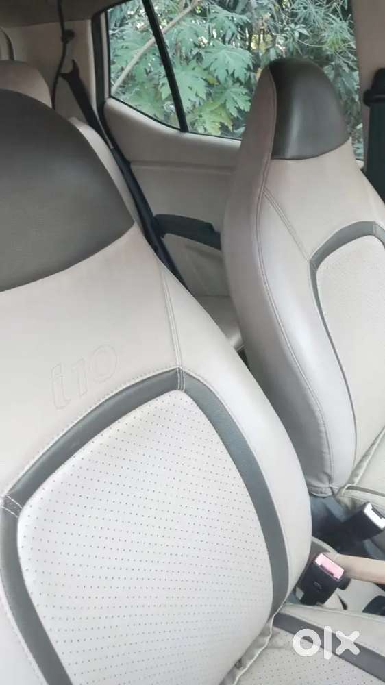 I 10 Car Golden Color