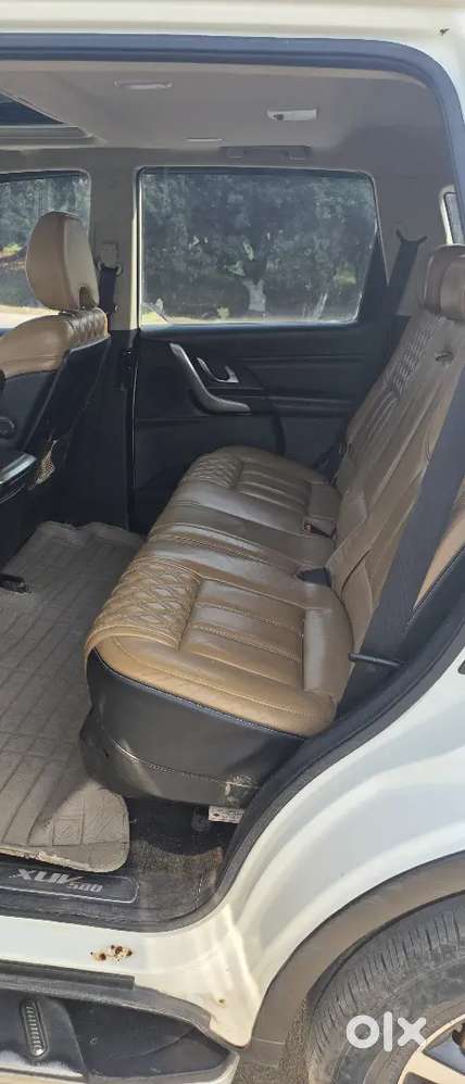 Full Top Model With Company Service  Record. No Any Work In Xuv