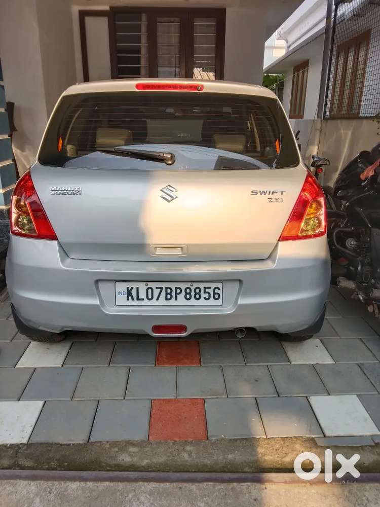 Maruti Suzuki Swift 2010 Petrol 83000 Km Driven
