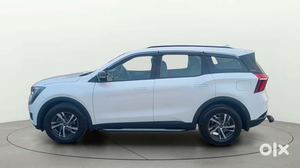 Mahindra Xuv700 2.0 Ax 5 Petrol Mt 7 Str, 2021, Petrol