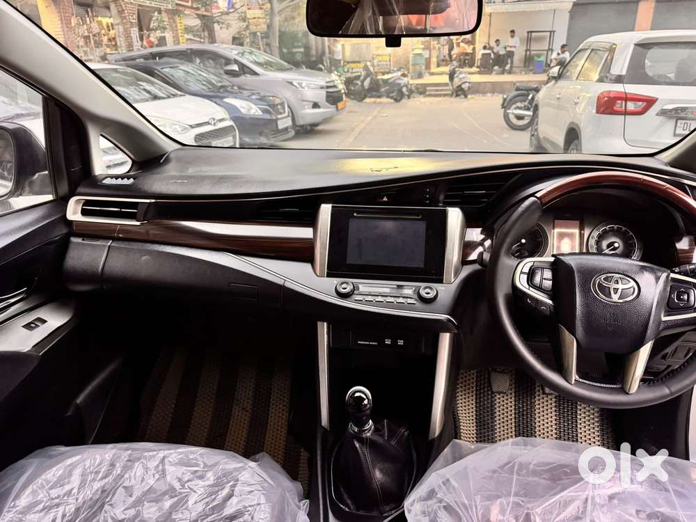 Toyota Innova Crysta 2.4 V 7 Str, 2016, Diesel