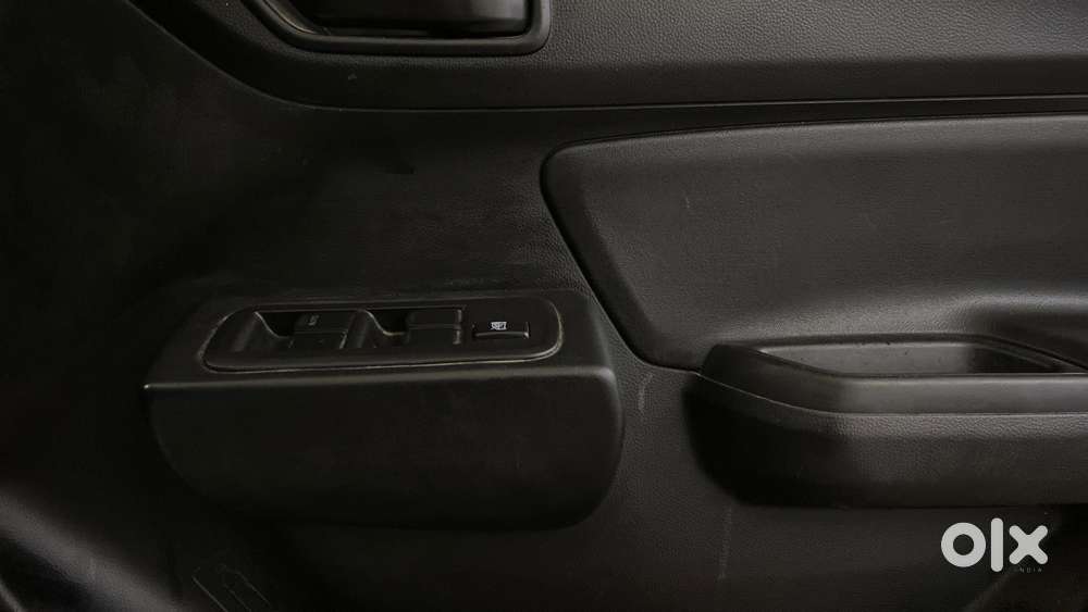 Maruti Suzuki Swift Vvt Lxi, 2022, Petrol