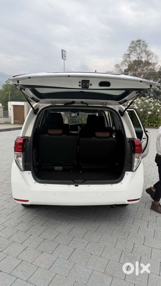 Toyota Innova Crysta 2.4 V 7 Str, 2018, Diesel