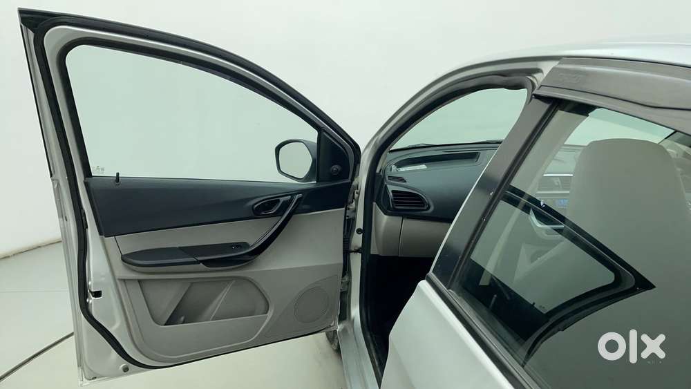 Tata Tiago 1.2 Revotron Xm, 2016, Petrol