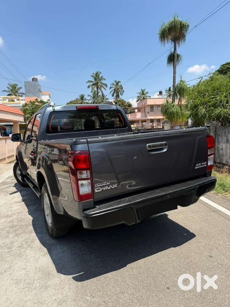 Isuzu V-cross 2016 Diesel Well Maintained