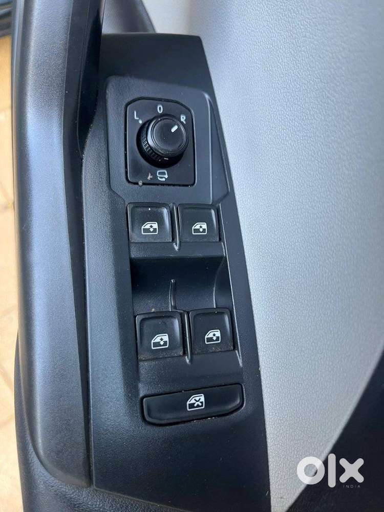 Skoda Kushaq 1.0 Tsi Style At (6 Airbags), 2021, Petrol