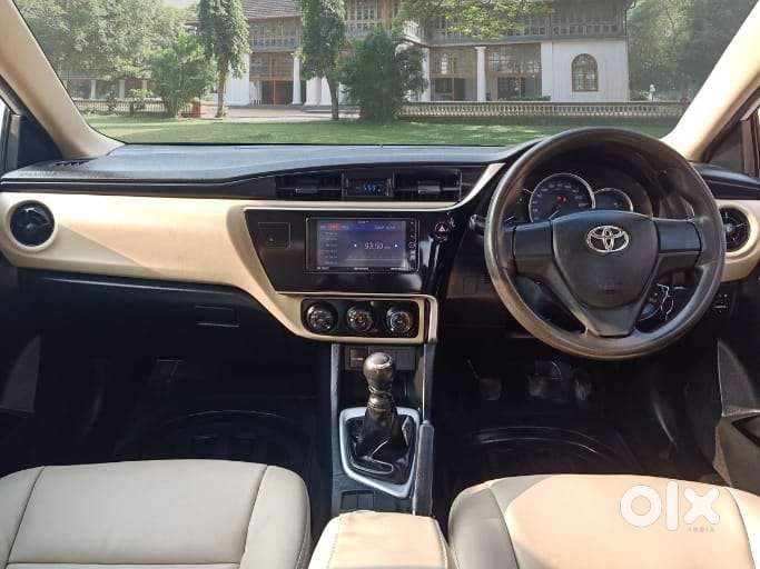 Toyota Corolla Altis 1.8 J, 2018, Petrol