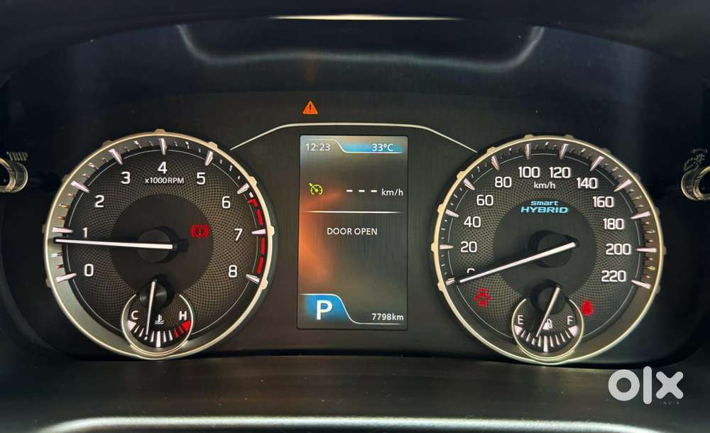 Maruti Suzuki Brezza 1.5 Zxi At Smart Hybrid Dual Tone, 2023, Petrol