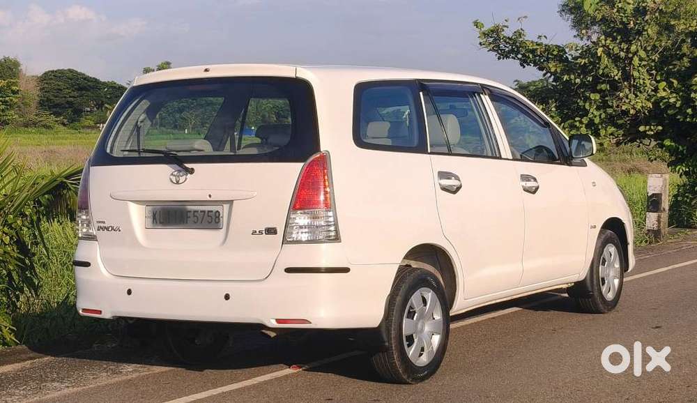 Toyota Innova 2.5 G (diesel) 8 Seater, 2010, Diesel