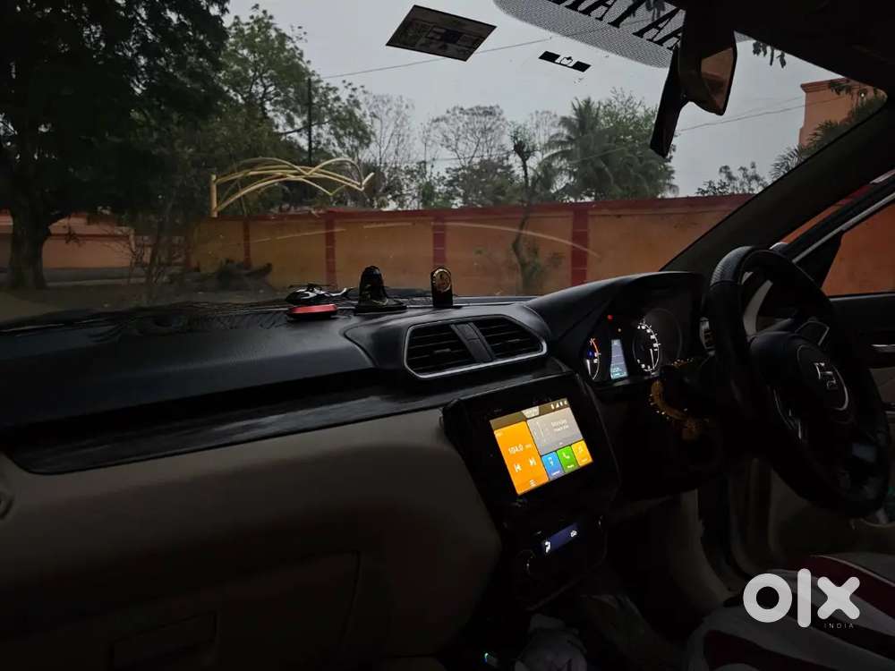 Top Notch Condition 25+ Mileage
Manual  Touchscreen, System And Gps