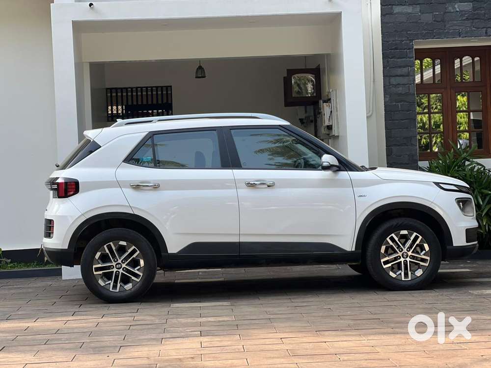 Hyundai Venue 1.0 Sx (o) Turbo Dct, 2023, Petrol