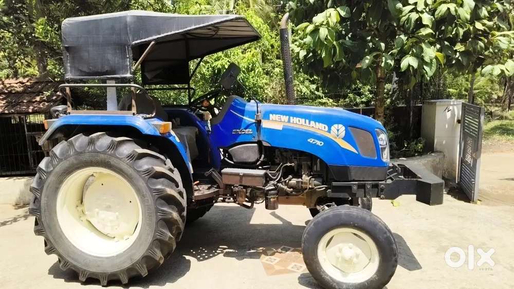 Tractor with full setup (baler and cage wheal)