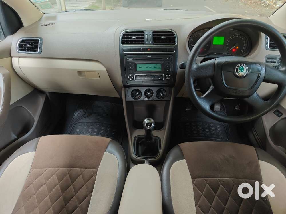 Skoda Rapid 1.6 Mpi Ambition, 2013, Petrol