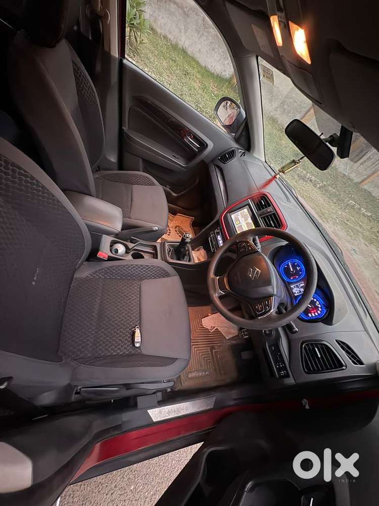 Maruti Suzuki Brezza Zdi+ Dual Tone, 2017, Diesel