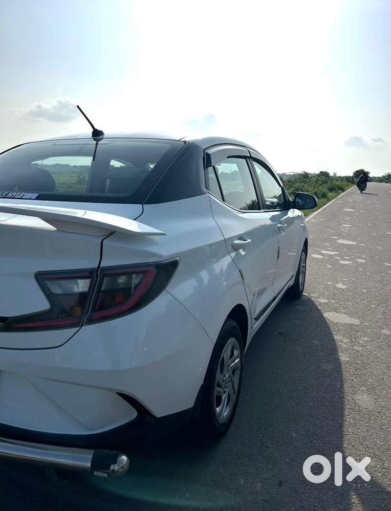 Hyundai Aura 2023 Cng & Hybrids Well Maintained