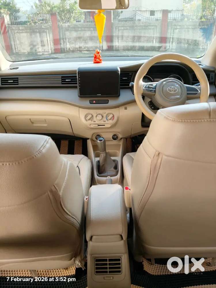 Toyota Rumion Petrol 2025 Manual