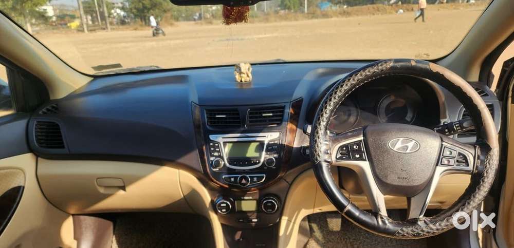 Hyundai Fluidic Verna 2015