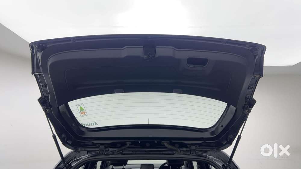 Tata Altroz 1.2 Xza Plus Dark Edition Dct, 2022, Petrol