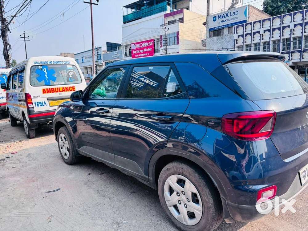 Hyundai Venue 1st Owner 2021 Petrol 40000 Km Driven