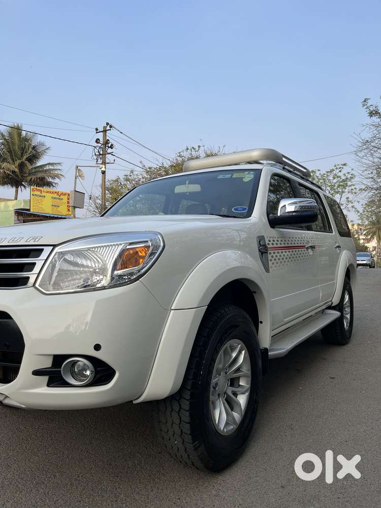 Ford Endeavour 3.2 Titanium At 4x4, 2014, Diesel