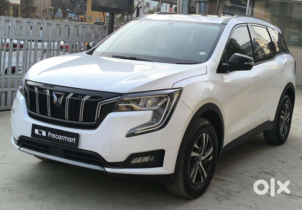 Mahindra Xuv700 2.0 Ax 5 Petrol Mt 7 Str, 2023, Petrol