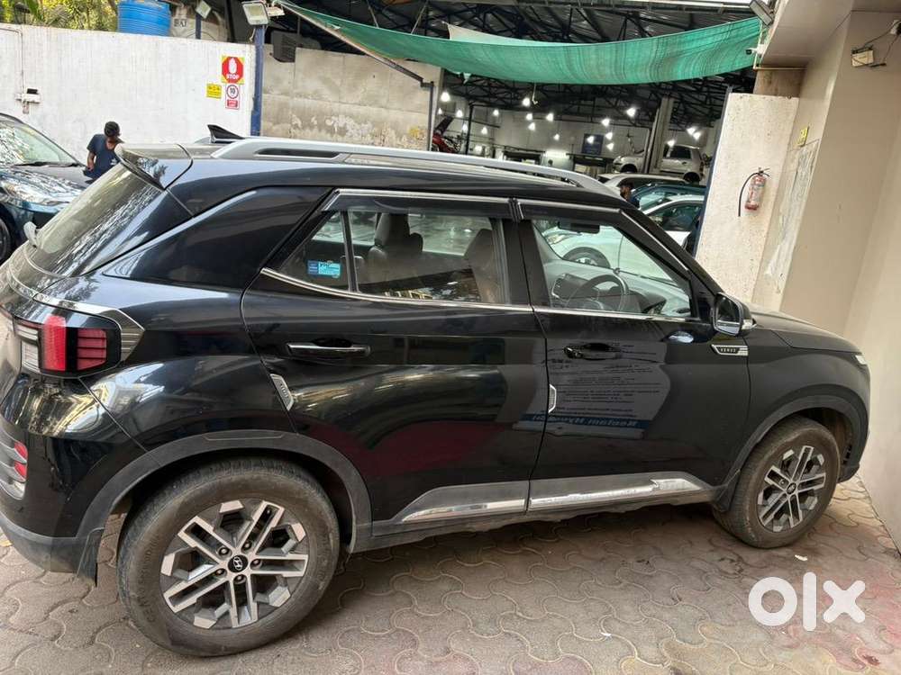 Hyundai Venue 2025 Diesel Well Maintained