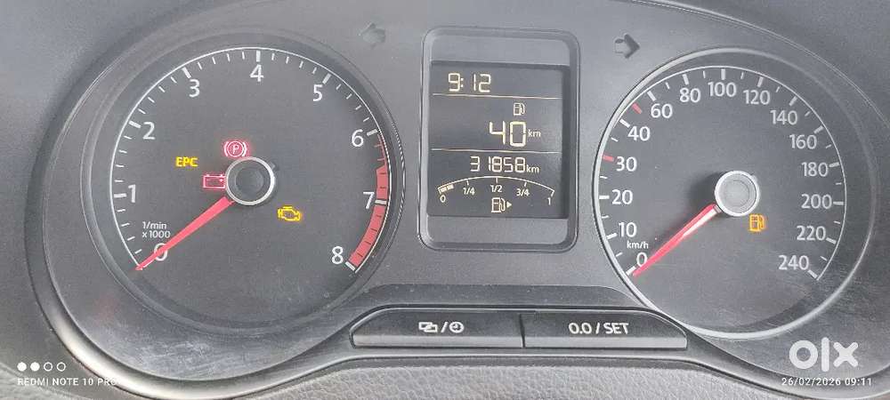 Polo Comfortline Petrol (31800 Kms)