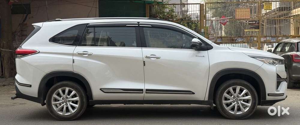 Toyota Innova Hycross 2.0 Vx Hybrid 7 Str, 2024, Petrol