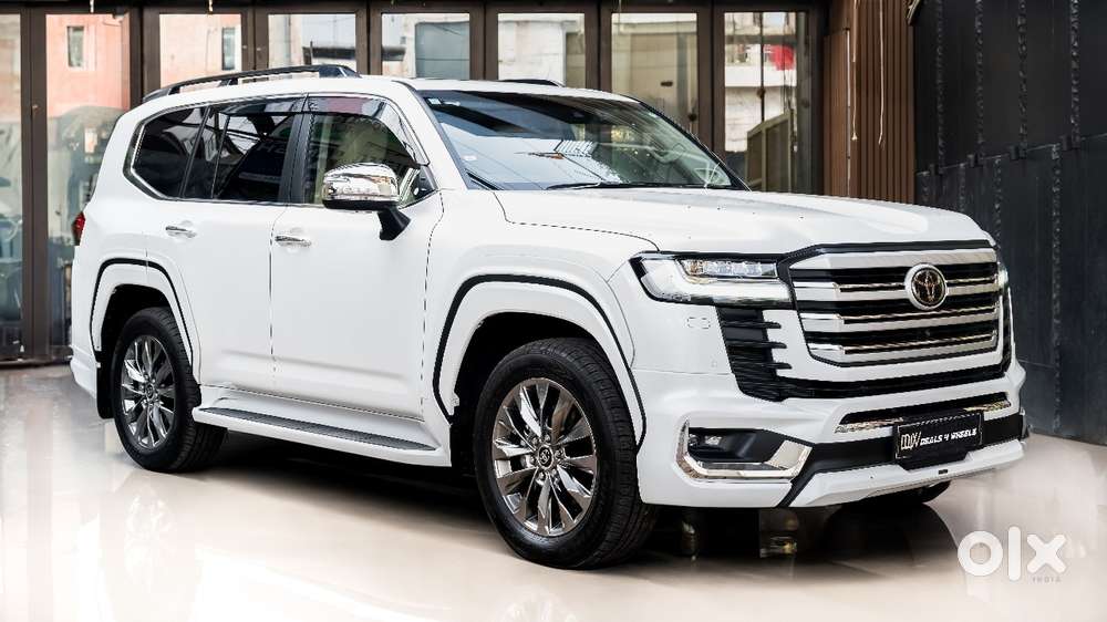 Toyota Land Cruiser Zx Petrol, 2024, Petrol