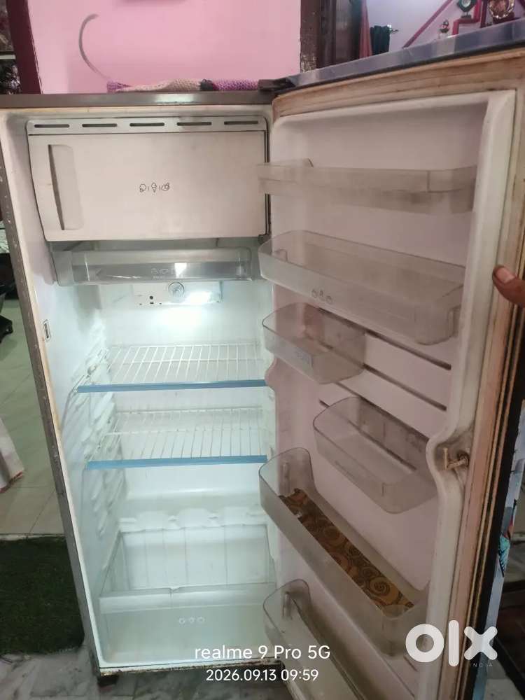240 litre Refrigerator Excellent Condition Fully Working Genuine Sale