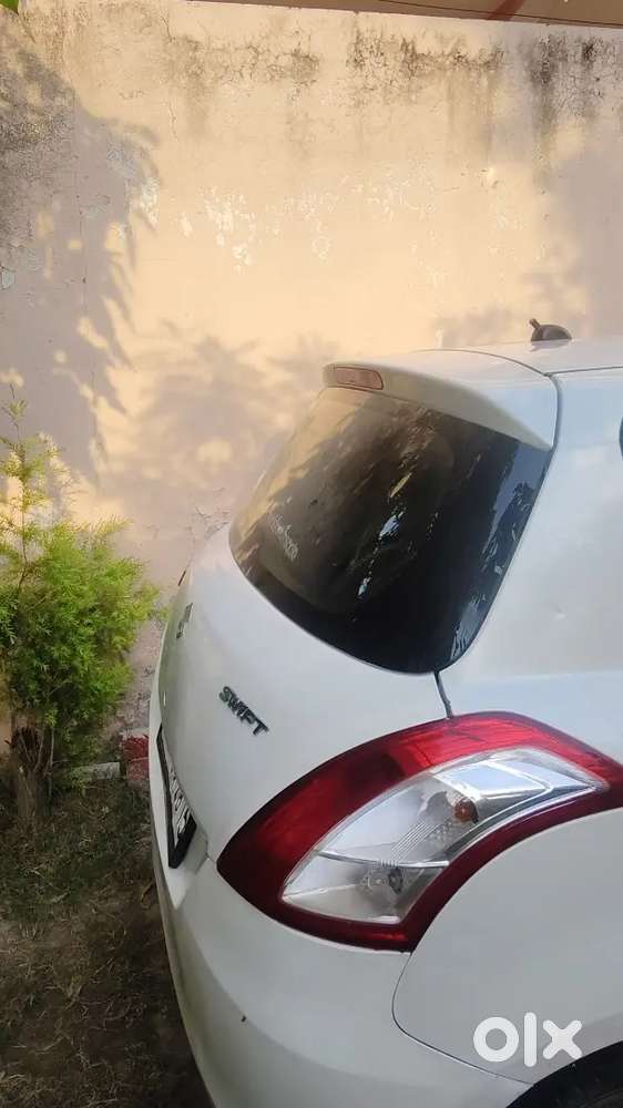 Maruti Suzuki Swift 2017 Cng & Hybrids 80000 Km Driven