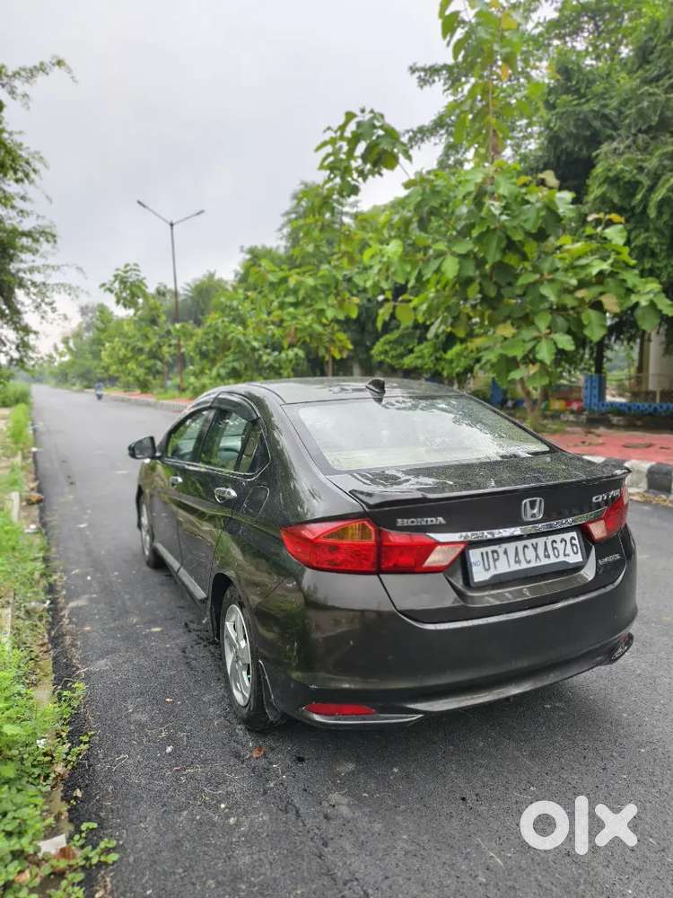 Honda City Hybrid 2016 Top Model Push Button Start Sunroof