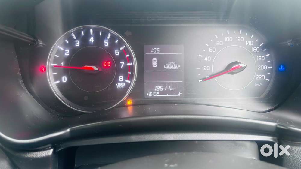 Maruti Suzuki Swift Vxi Optional, 2025