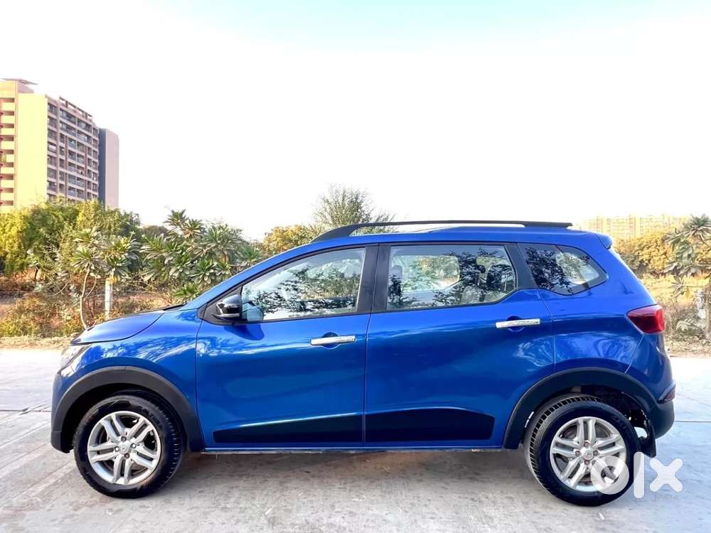Renault Triber Rxz, 2022, Petrol