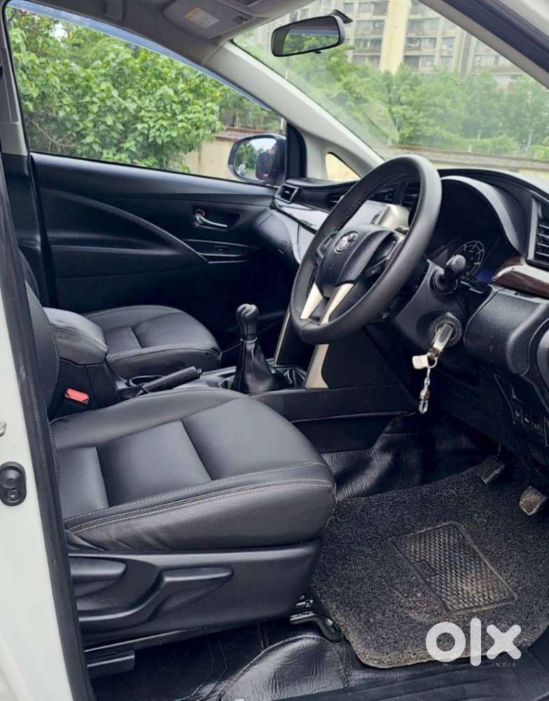 Toyota Innova Crysta [2020-ongoing] 2.4 Gx 8 Str, 2023, Diesel